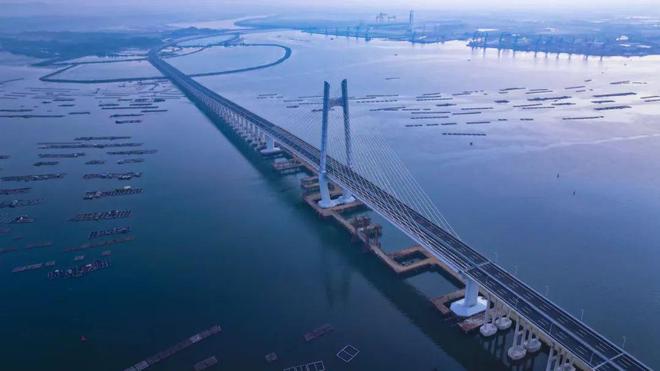 米乐M6网页版：广东再通跨海通道！阳江海陵大堤至溪头段公路工程正式通车(图1)